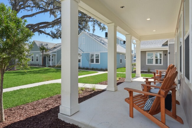 Building Photo - Hamlet at Avalon Park