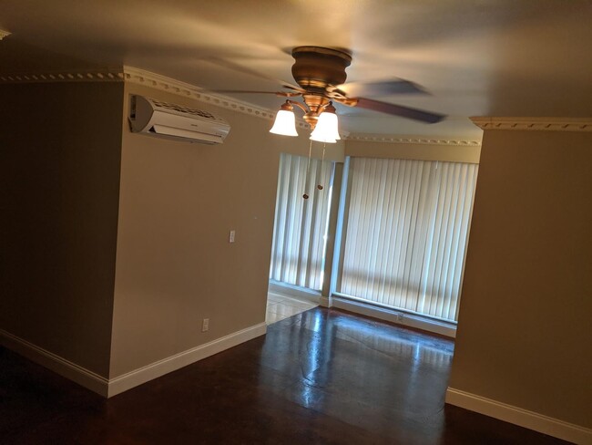 Building Photo - 201 Acklen Park Dr