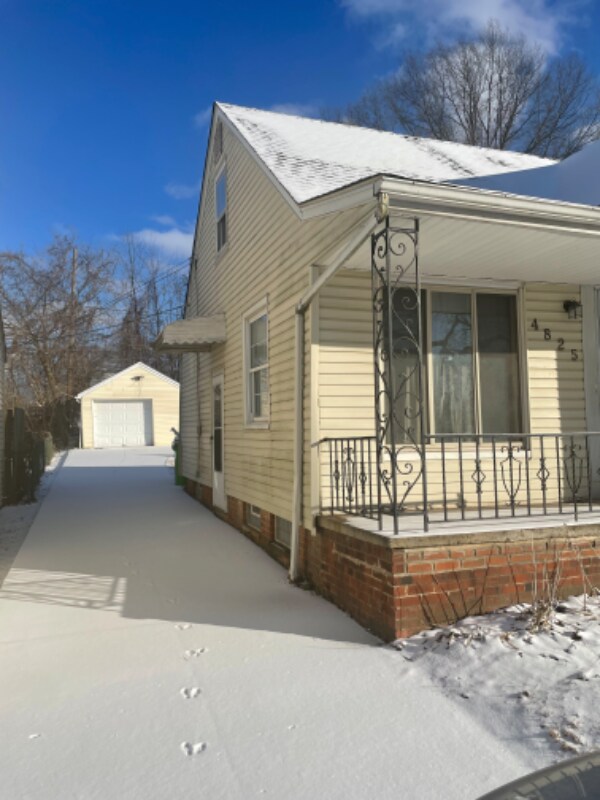 Building Photo - 4825 E 90th St