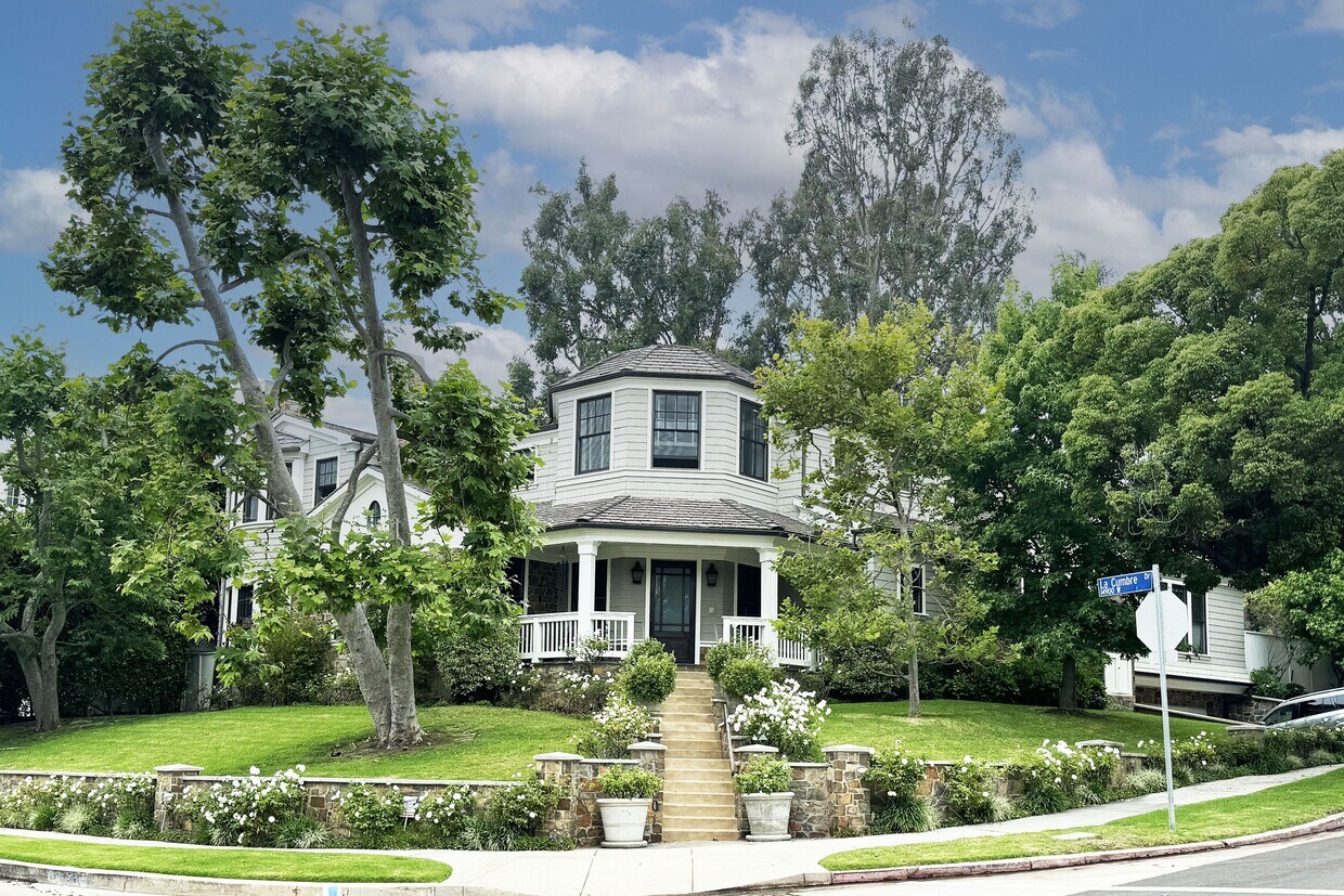 Primary Photo - 14901 La Cumbre Dr