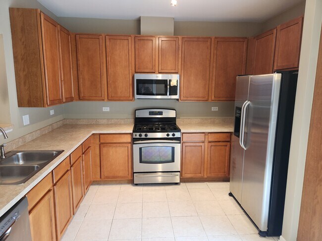 Foto del edificio - 603 Cary Woods Cir