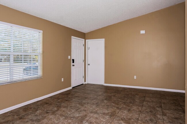 Building Photo - 253 Emerson Dr NW