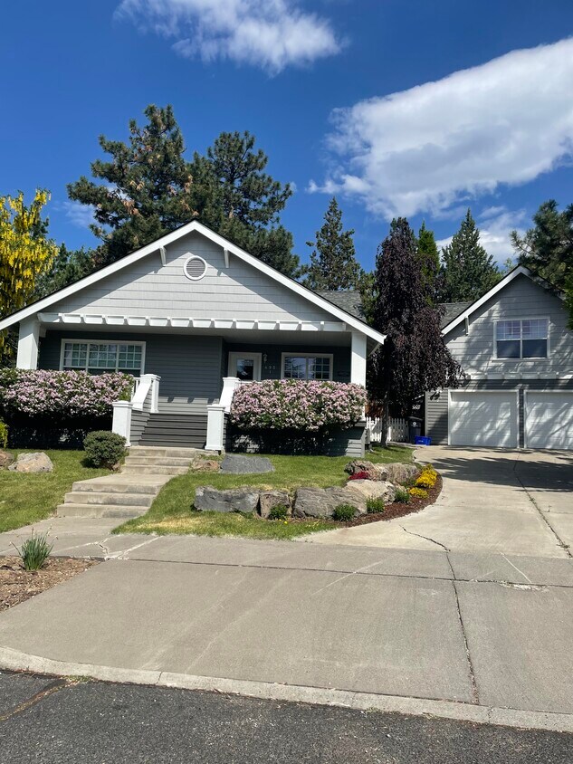 495 SW Hillwood Ct, Bend, OR 97702 House Rental in Bend, OR