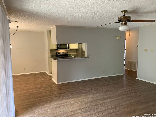 Foto del edificio - 2 Bedroom 2 Bath Condo near Medical Center