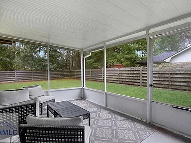 Building Photo - 669 Windhaven Dr