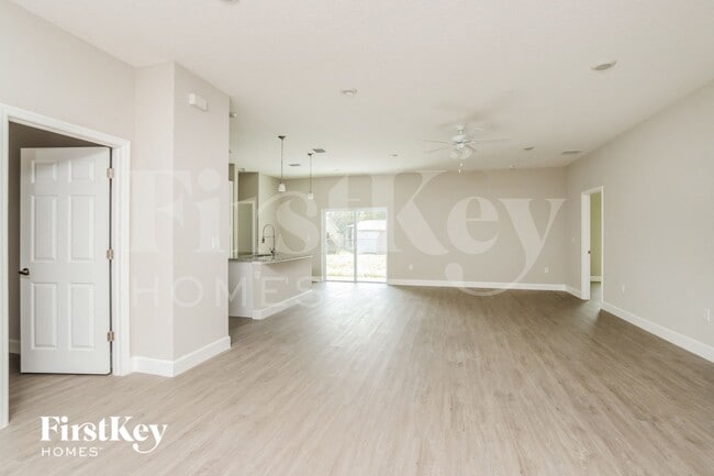 Foto del edificio - 664 Weaver Rd SW