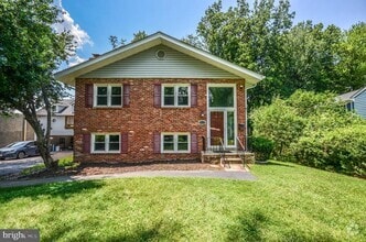 Building Photo - 2812 Yeonas Dr