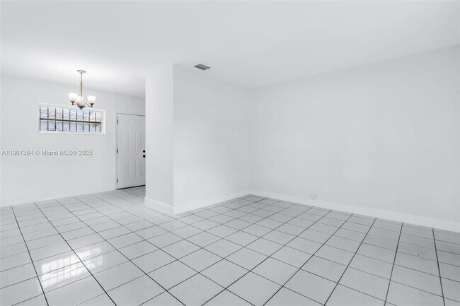 Foto del edificio - 5801 SW 9th Terrace