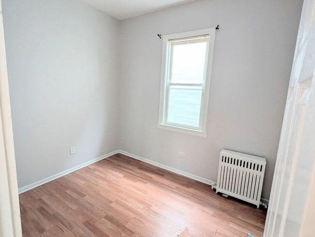 Building Photo - 8125 S Escanaba Ave