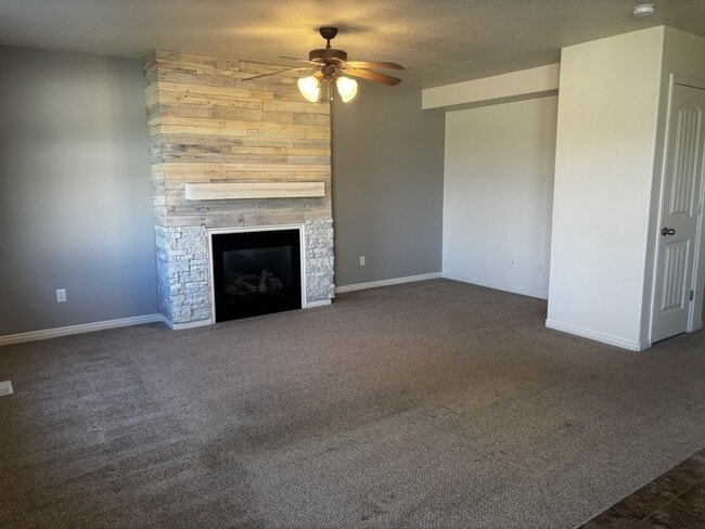 Building Photo - Single Family Home- Eagle Mountain City Center