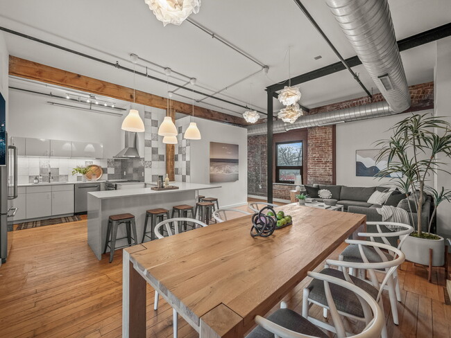 Building Photo - 1410 Gratiot Ave