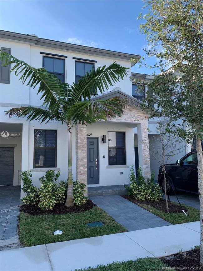 Foto del edificio - 1604 SW 28th St