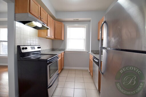 Foto del edificio - 7451 N Greenview Ave