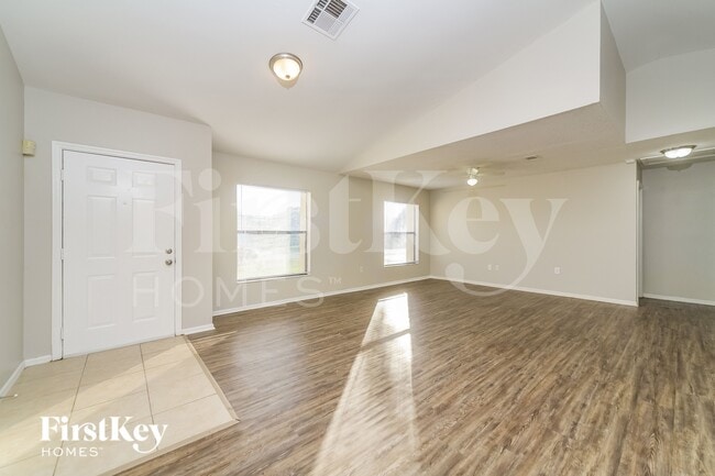 Building Photo - 307 Medina Ct