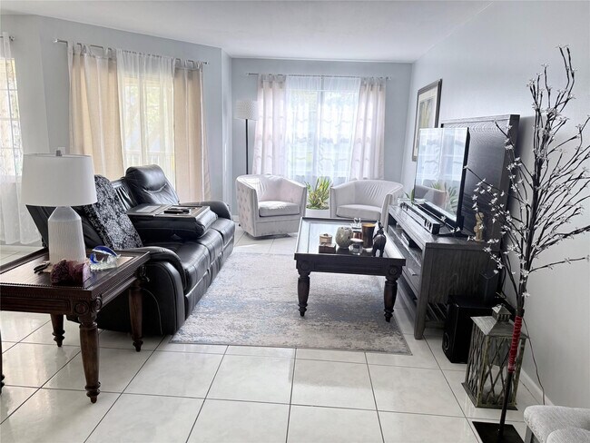 Foto del edificio - 12500 SW 5th Ct