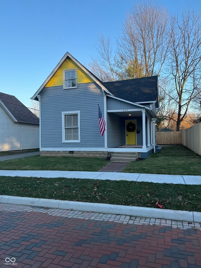 Building Photo - 449 Yandes St
