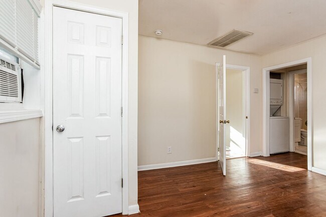 Foto del edificio - 4212 Ivy Ave