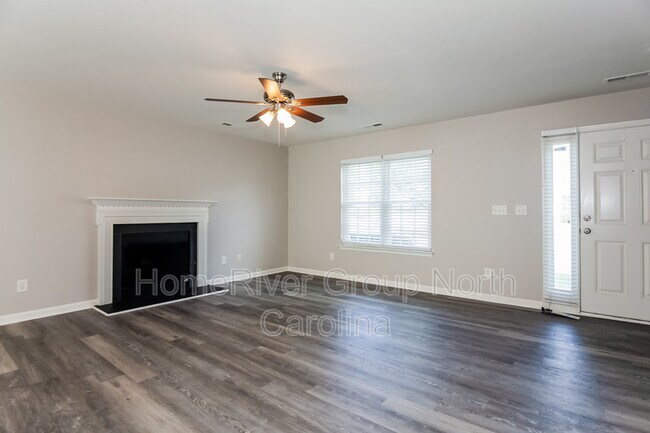 Building Photo - 7437 Hidden Creek Dr