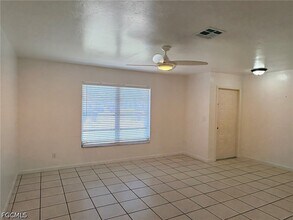 Building Photo - 729 SW 39th St
