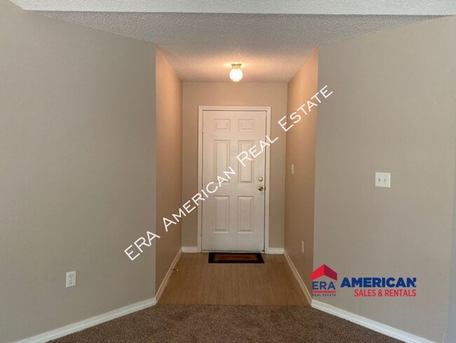 Foto del edificio - 2365 Hemlock Dr