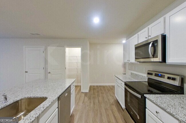 Building Photo - 320 Ironwood Ct
