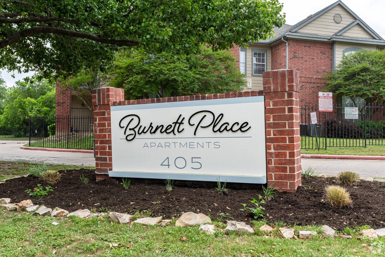 Primary Photo - Burnett Place Apartments