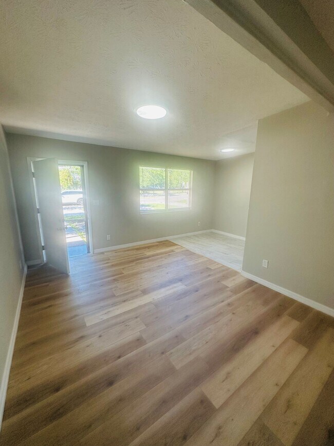 Foto del edificio - 4440 Friden Dr
