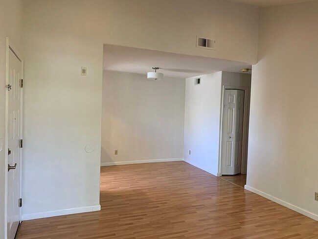 Foto del edificio - 935 Lake Tahoe Ct