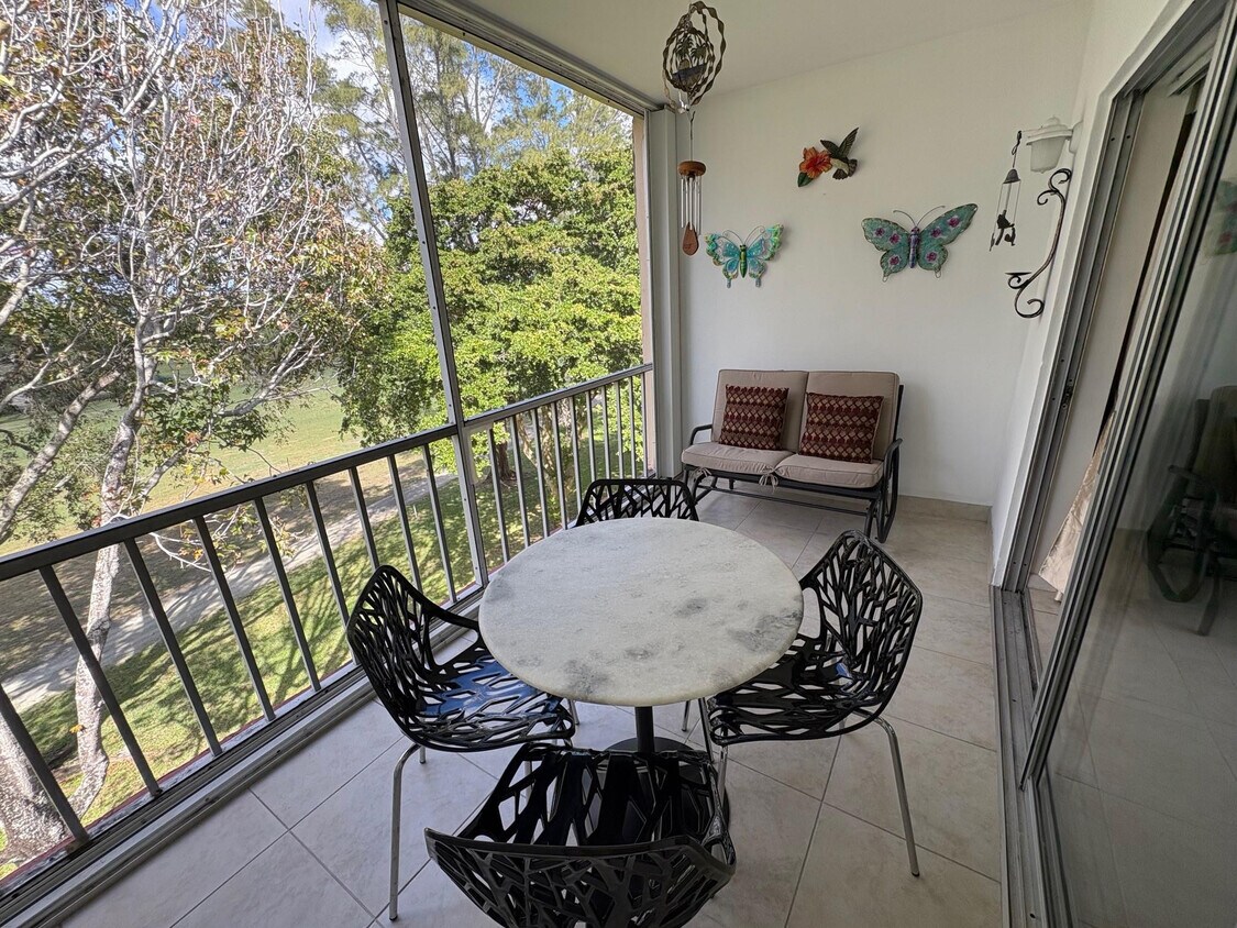 Foto principal - 1055 Country Club Dr