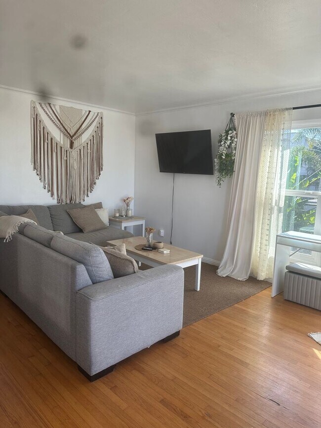 Foto del edificio - 731-33.5 Beryl St