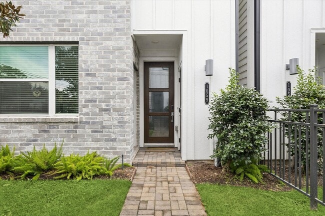 Foto del edificio - 1055 Timbergrove Yards Ln