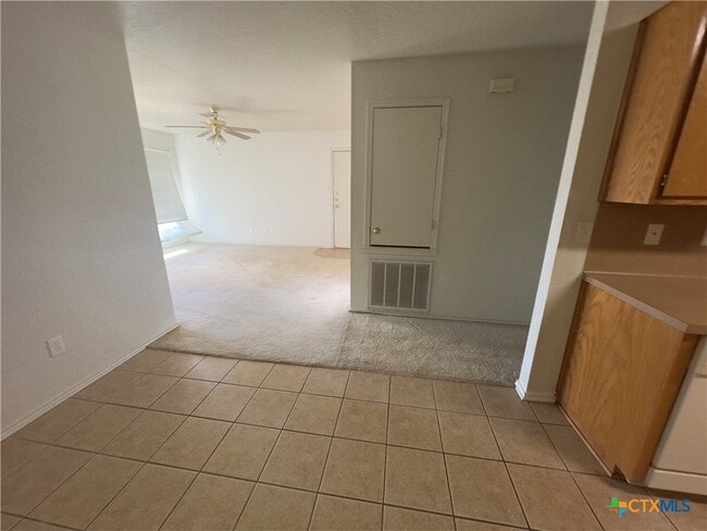Building Photo - 2807 Alma Dr