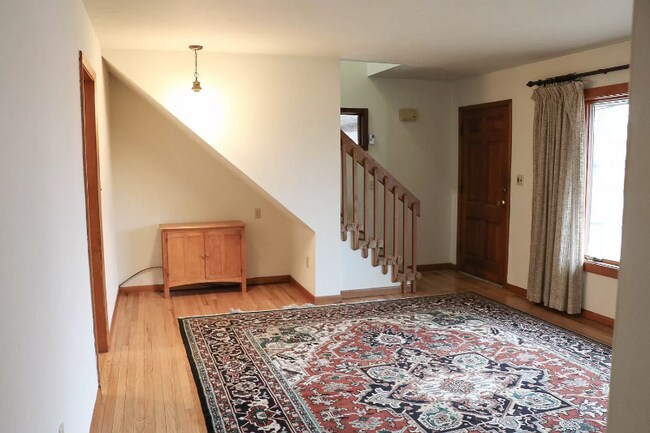 Foto del edificio - 425 N Hillsdale Dr