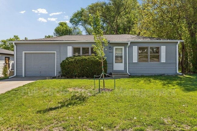 Building Photo - 7013 La Vista Dr
