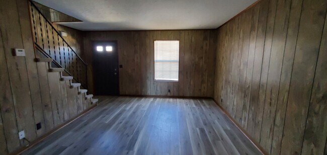 Foto del edificio - 112 Victor Reiter Pky