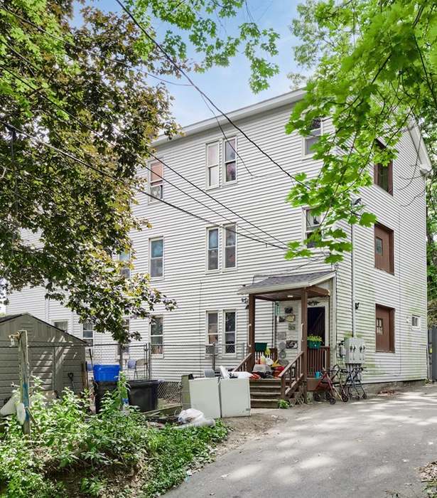 Building Photo - 1442 Main St