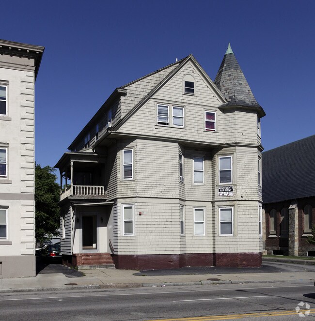 Foto del edificio - Elmwood Avenue Apartments