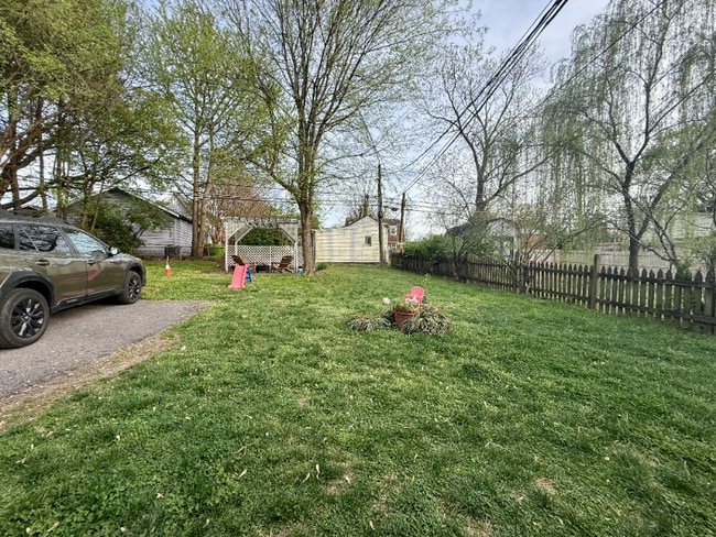Building Photo - 2030 Emoriland Blvd