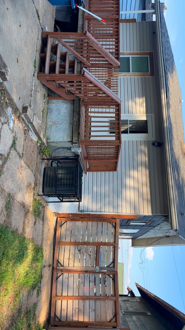 Building Photo - 1335 Gregan Pl