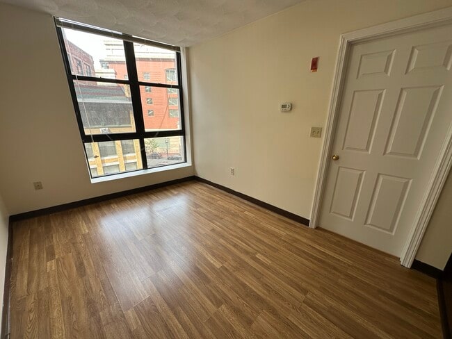 Building Photo - 68 Essex St