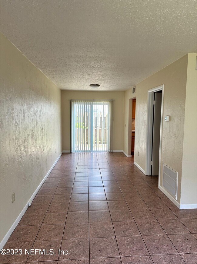 Building Photo - 56 Masters Dr