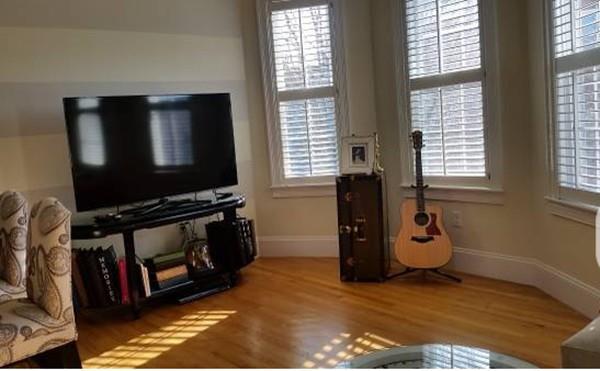 Building Photo - 72 I St