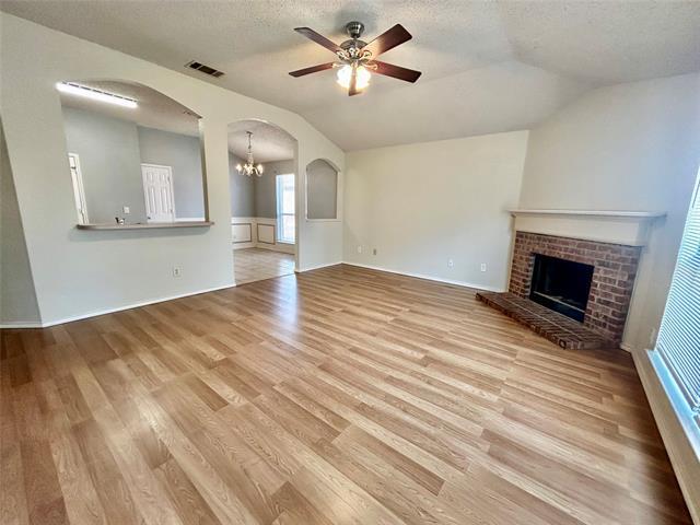 Building Photo - 909 Meadowlark Dr