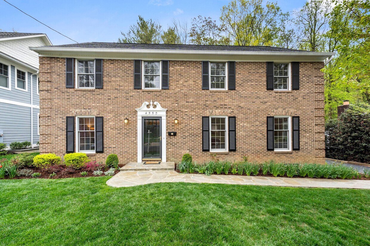 Foto principal - 4550 25th Rd N
