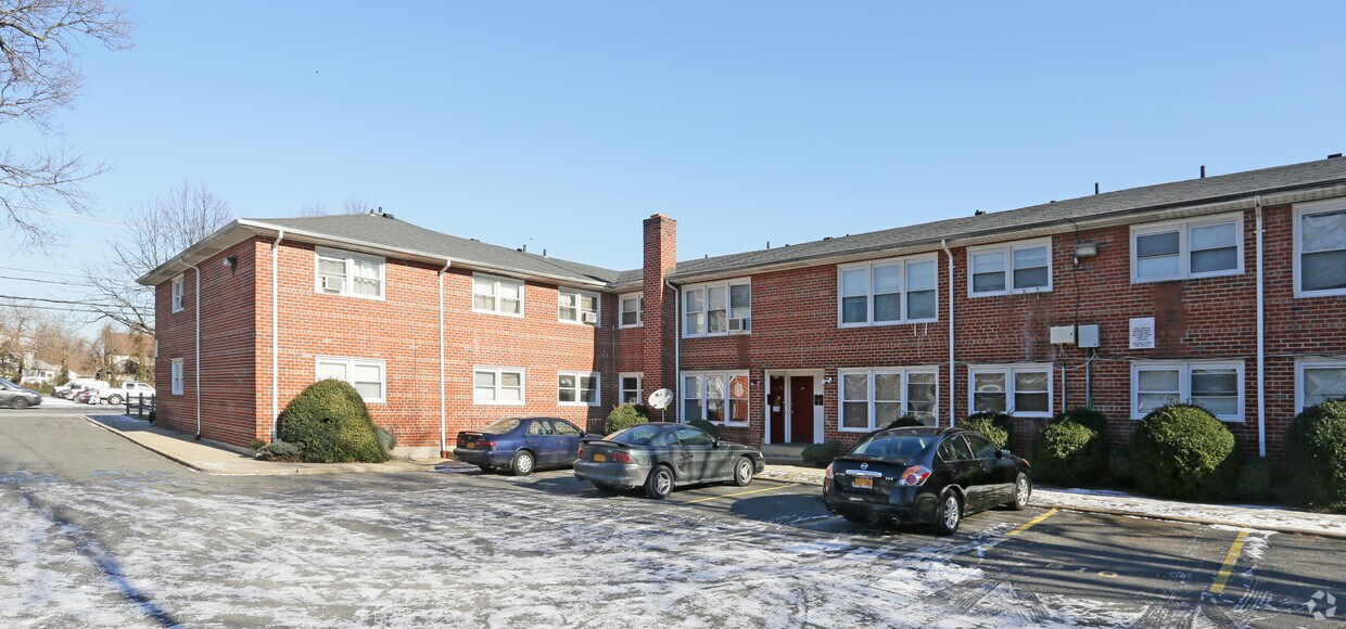 Foto del edificio - 231 W Merrick Rd