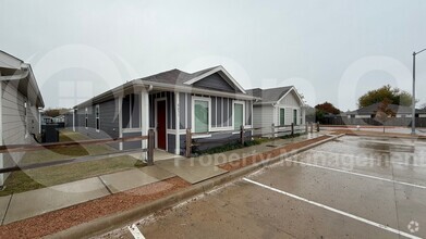 Building Photo - 8631 Cottage Crk Dr