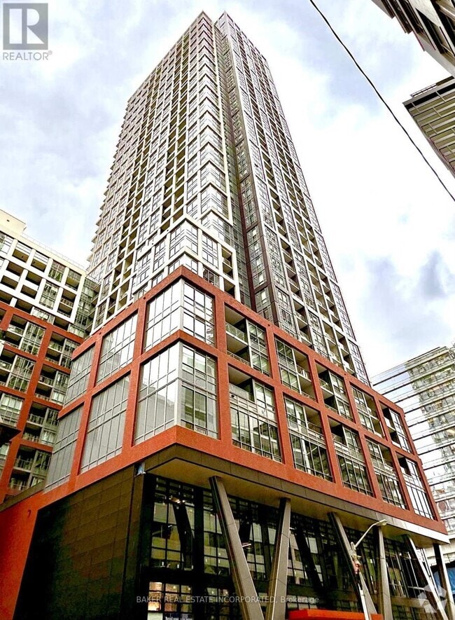 Building Photo - 108-2108 Peter St