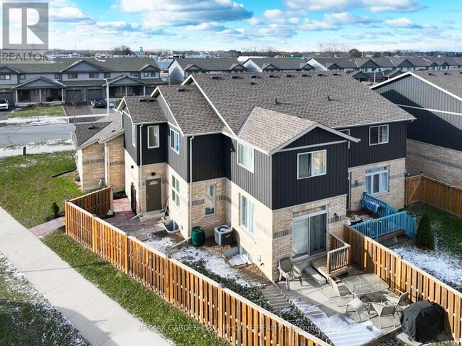 Building Photo - 11 Manhattan Ct.