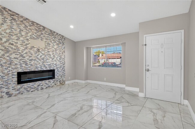 Foto del edificio - 492 Chelsea Dr