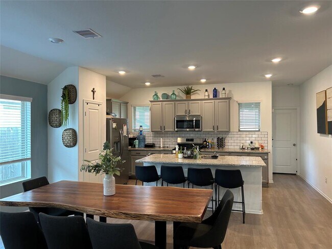 Foto del edificio - 21207 Bering Reach Dr